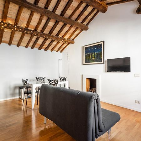 Pavone Centre Romantic Apartment Екстер'єр фото