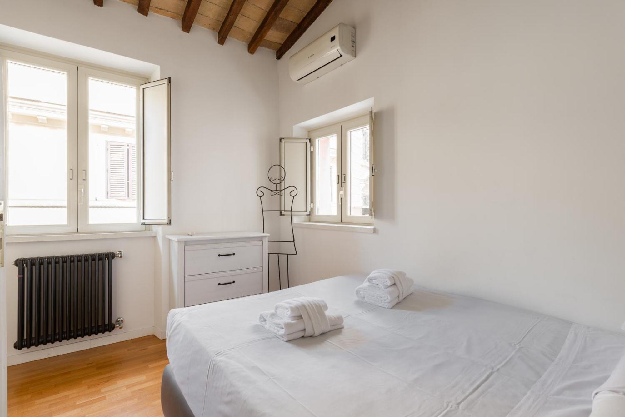 Pavone Centre Romantic Apartment Екстер'єр фото