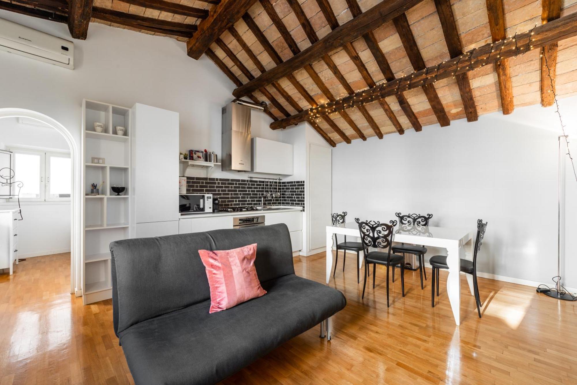 Pavone Centre Romantic Apartment Екстер'єр фото